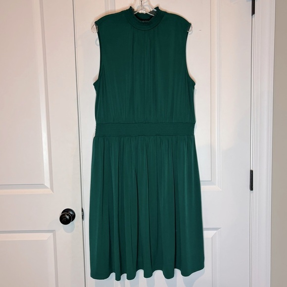 Modcloth Dresses & Skirts - Modcloth Dark Green Smocked Neck Waist Sleeveless Dress 2X